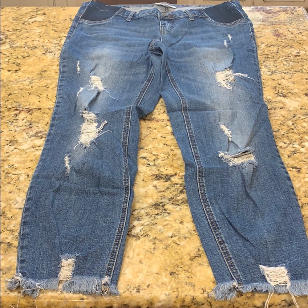 Maternity denim distressed Capri